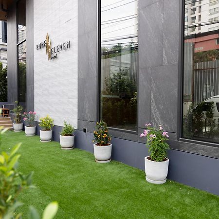 Pure Eleven Hotel Bangkok Makkasan Exteriör bild