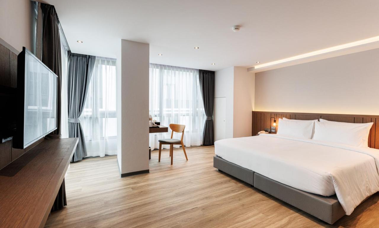 Pure Eleven Hotel Bangkok Makkasan Exteriör bild