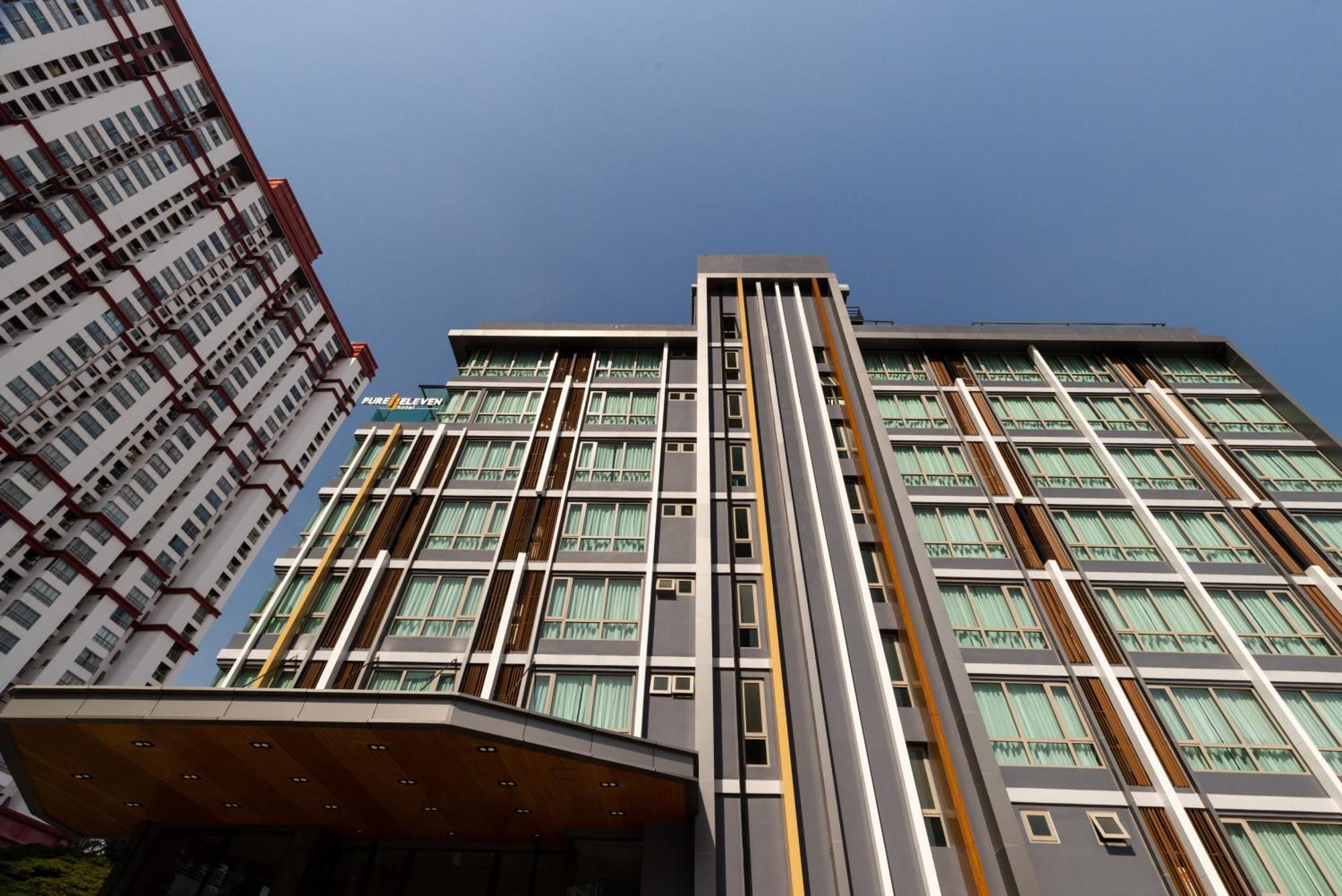 Pure Eleven Hotel Bangkok Makkasan Exteriör bild