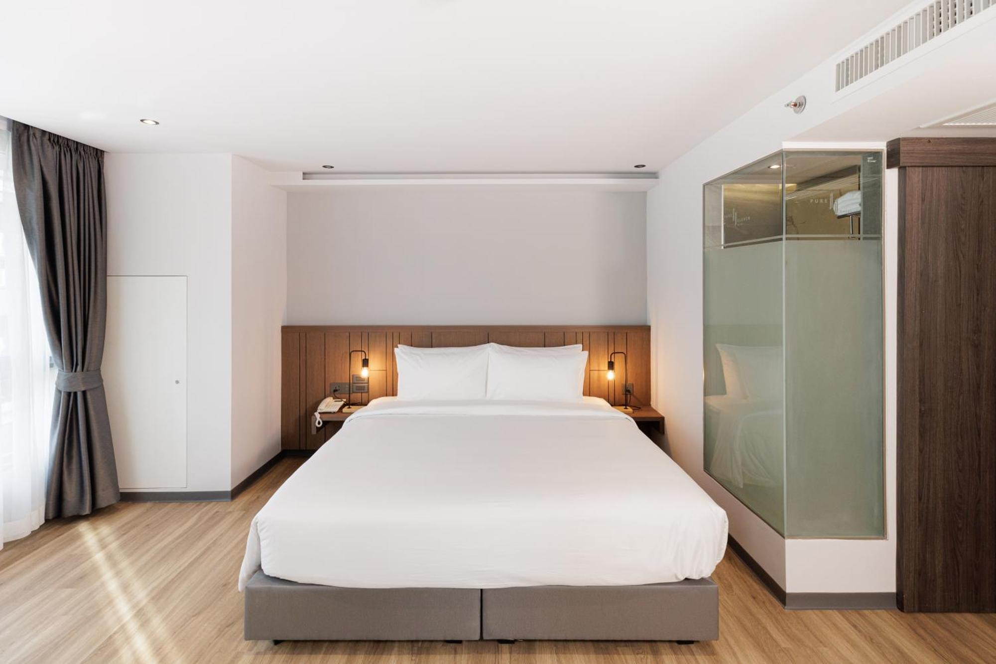 Pure Eleven Hotel Bangkok Makkasan Exteriör bild