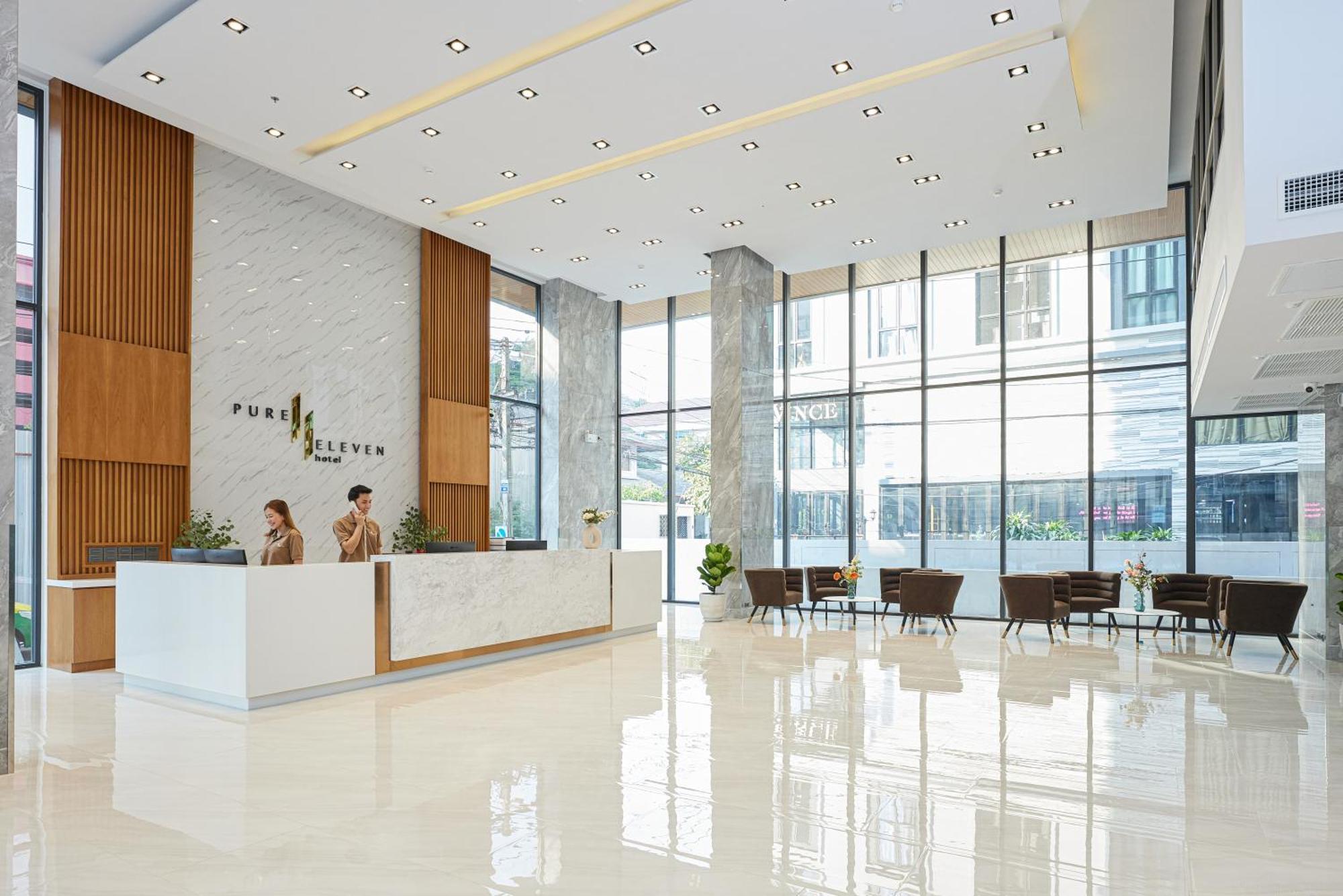 Pure Eleven Hotel Bangkok Makkasan Exteriör bild