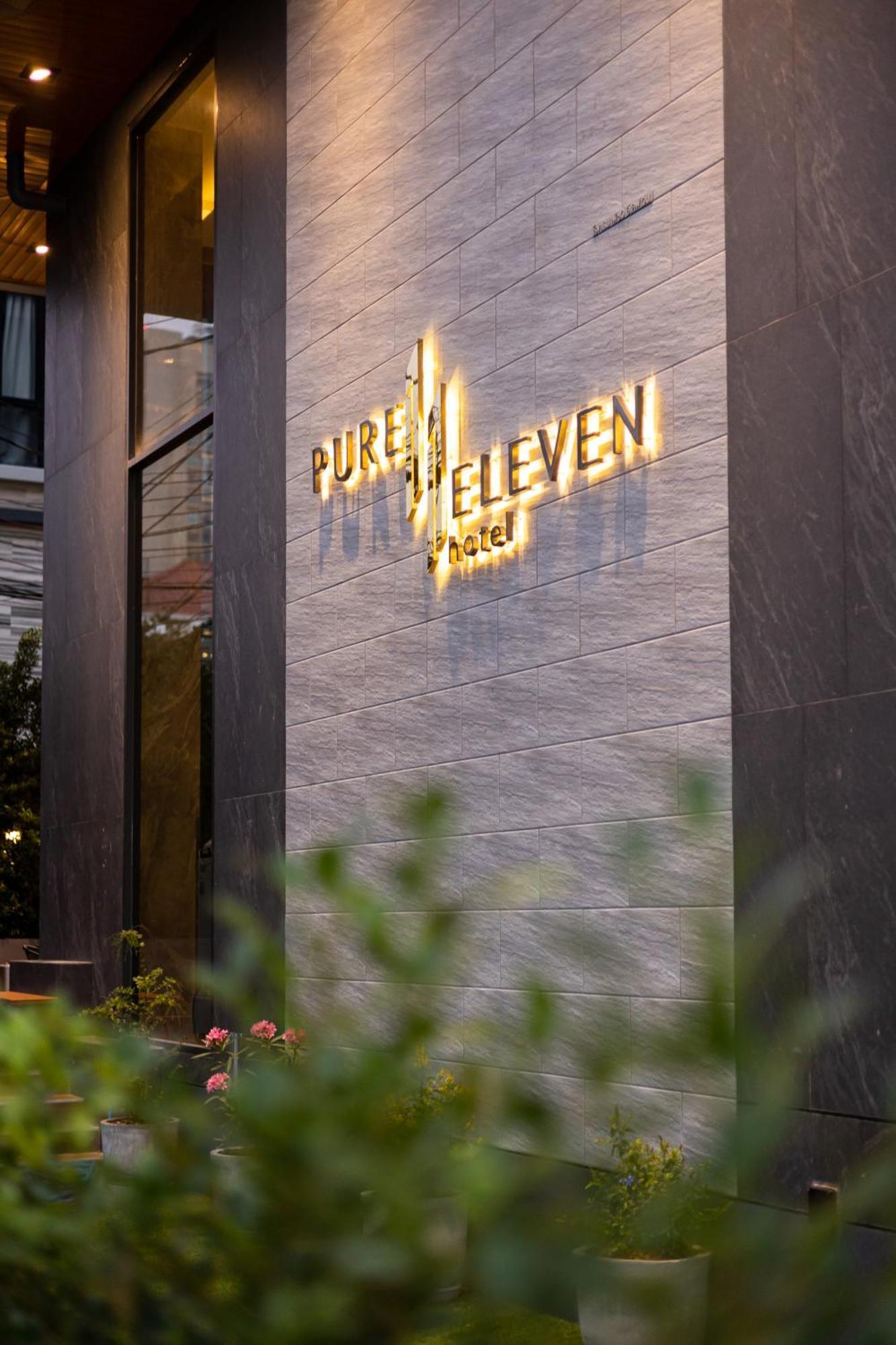 Pure Eleven Hotel Bangkok Makkasan Exteriör bild