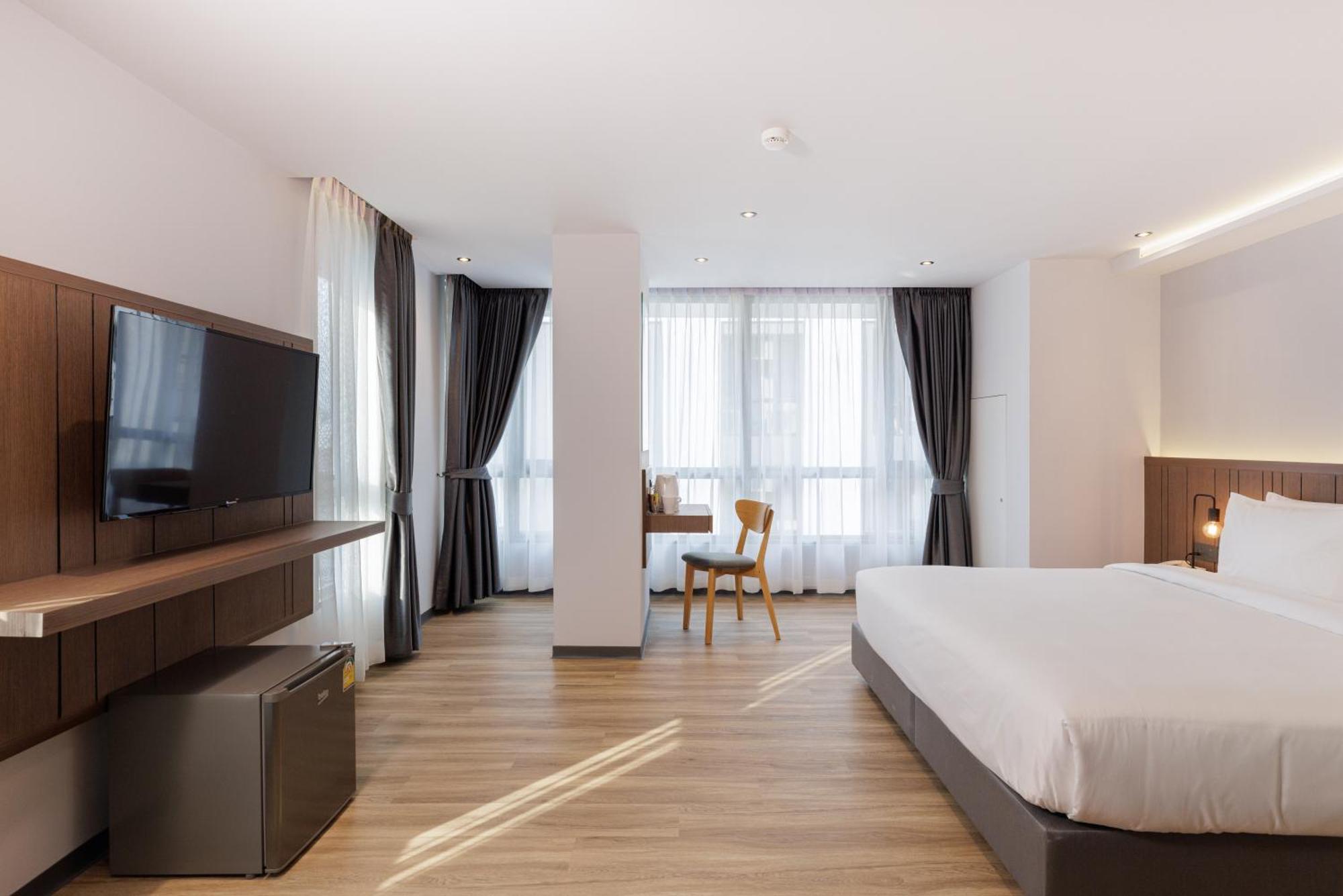 Pure Eleven Hotel Bangkok Makkasan Exteriör bild
